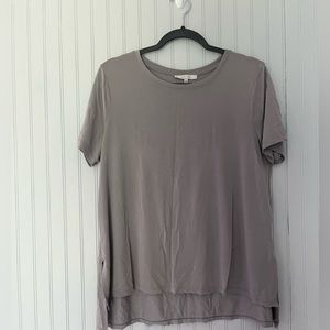 Grey t shirt